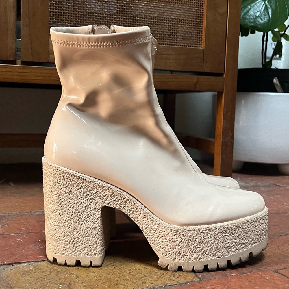 Steve Madden Platform Nude boots